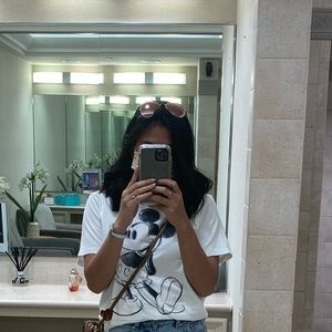 Meet your Posher, Aira